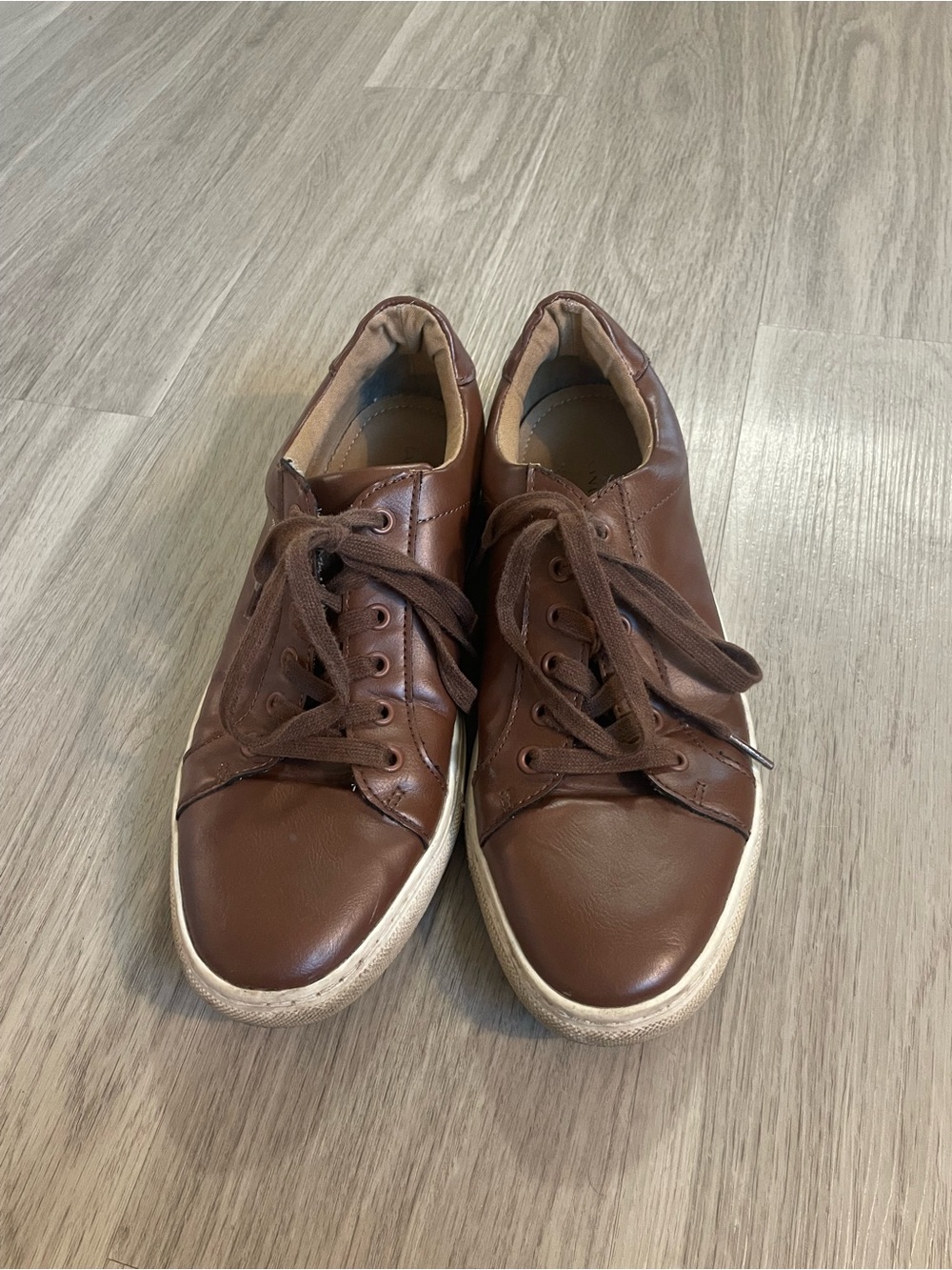 Banana Republic Men's Brown Leather Sneakers 9 business casual office preppy